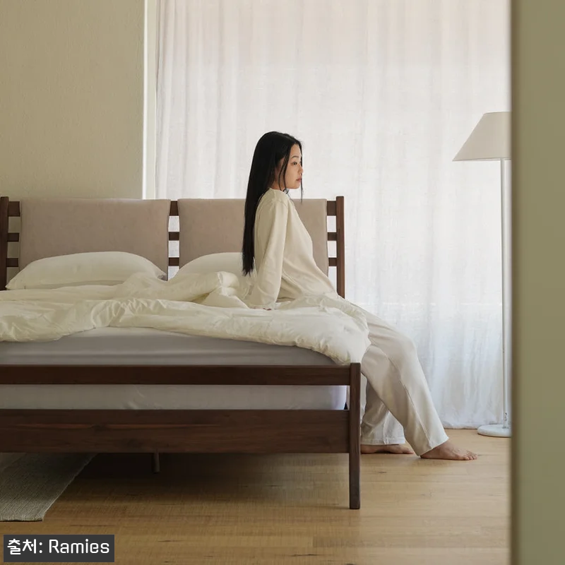 라미에스 로니 월넛 호두나무 원목 침 관련 이미지 2
